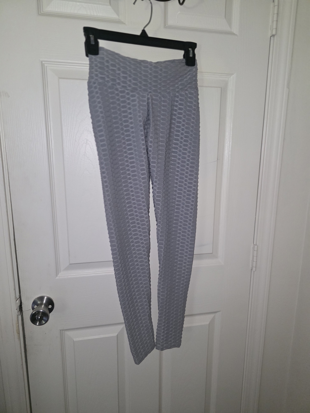 High-Rise Textured Leggings in Light Gray